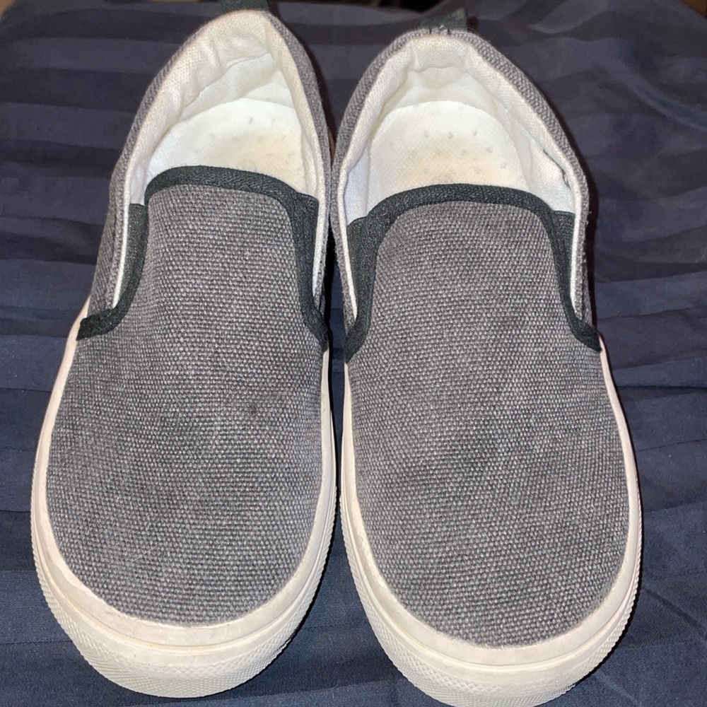 Toddler sneakers gently used size 11